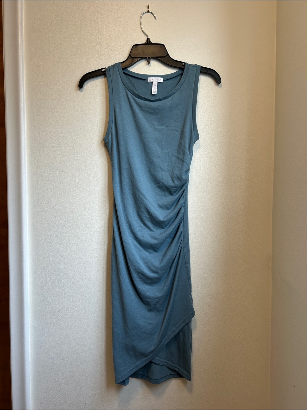Leith Sleeveless Ruched Midi Dress in Dusty Blue
